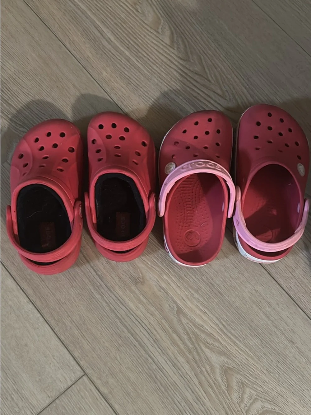 CROCS Kids Classic Clogs in Coral Pink